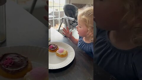 Cutie Pie Decorating Sugar Cookies:)