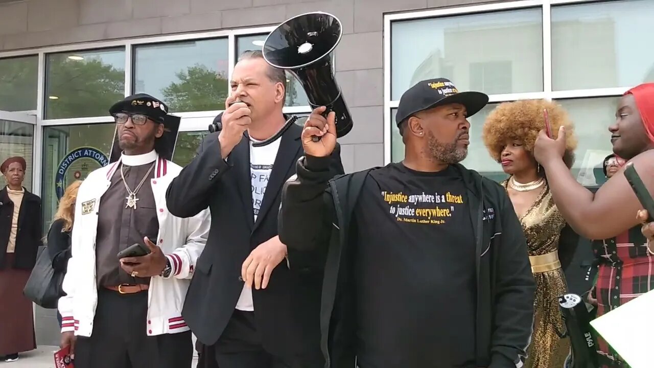 Rev Keith Gadson and Nolan Farrell Exoneration Rally NationalAction QueensDAKatz courthouse 5/22/23