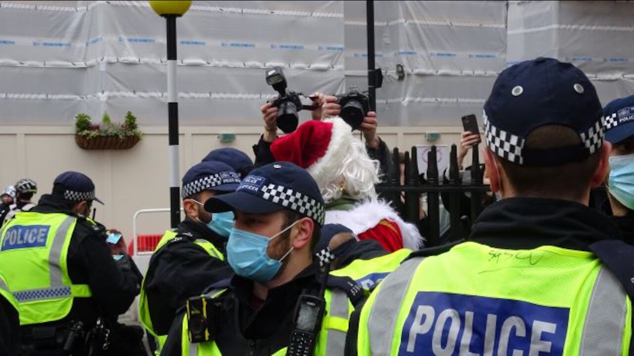 London Lockdown Protest, 28th November 2020 - Part 3: The arrest of Father Christmas