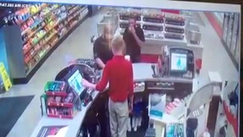 Video shows escaped inmates at Sapulpa QuikTrip