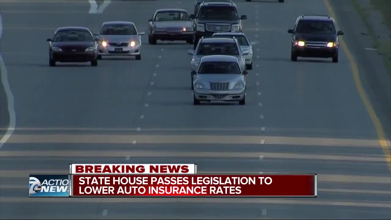 Whitmer, GOP reach auto insurance deal that 'guarantees rate relief' for drivers