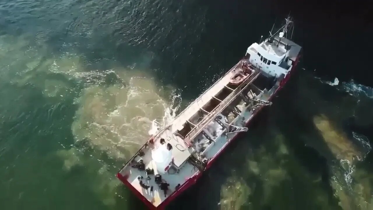 Trailing Suction Dredge "Port Frederick" At Work.