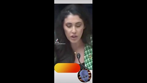 Feisty Latina Luna laid the smack down on DEI Kim Chetle. It was so bad Chetle resigned 😅