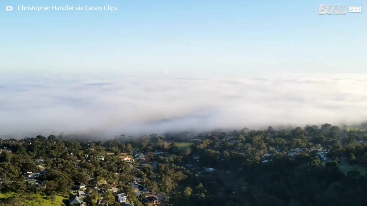 Drone capta chegada de neblina na Austrália