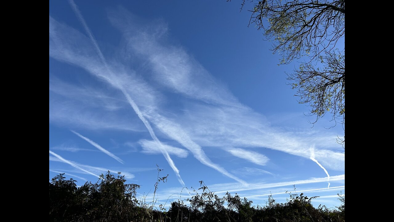 Chemtrail Operation Sprayed over London England Yesterday