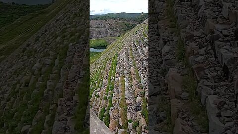 Lado oposto da barragem de Xingó