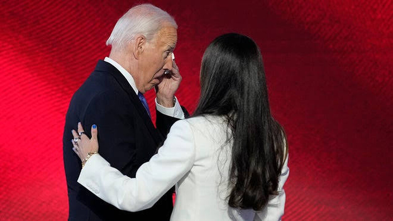 Obamas headline day 2 of Democratic National Convention