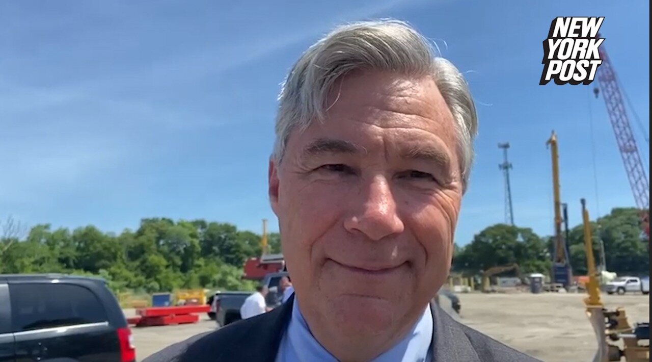 Sheldon Whitehouse under fire for membership at all-white beach club