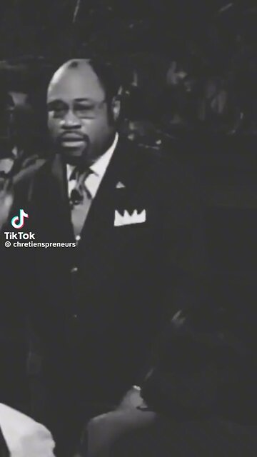 Never Confuse Your GIFT With What You Studied In School. #TheBag💰