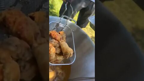 Outdoor fried chicken | @cooking_with_a_twist on IG 🐔🇺🇸 #shorts