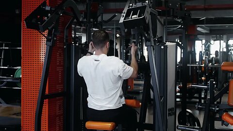 Reverse Iso-Lateral Pulldown Hammer Strength Machine