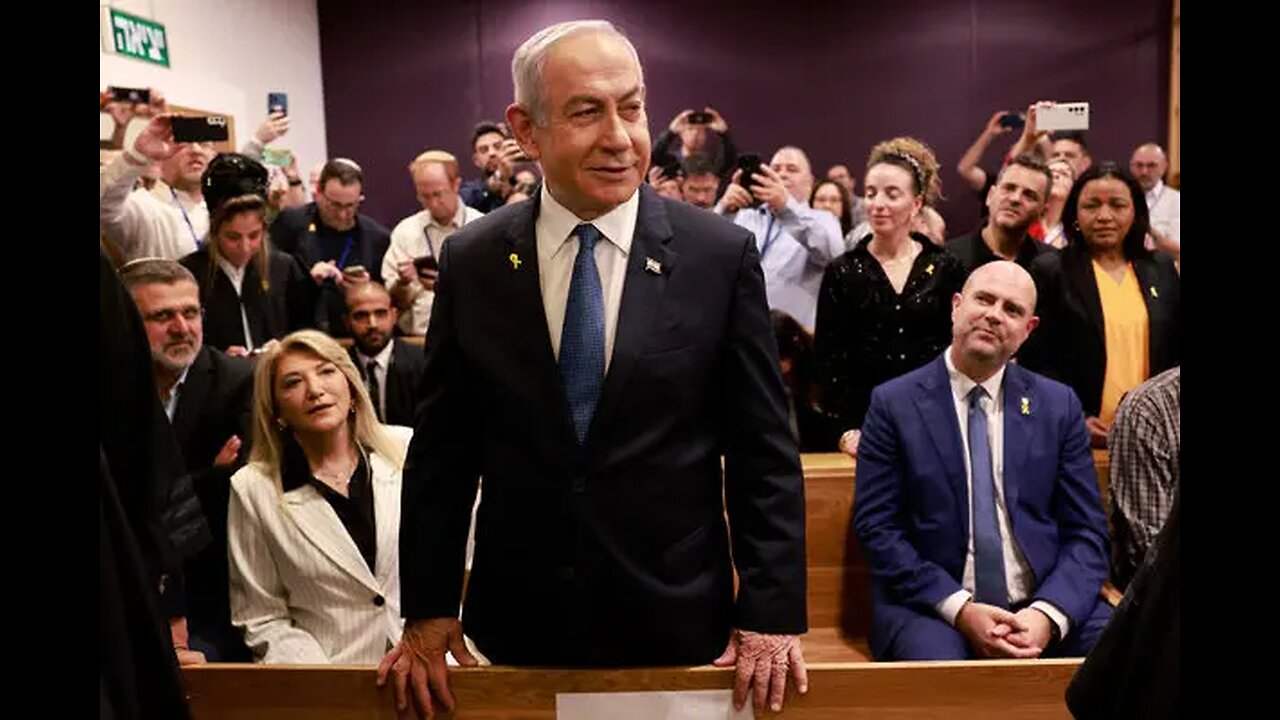 Supporters and opponents argue as Israel's Netanyahu arrives at court