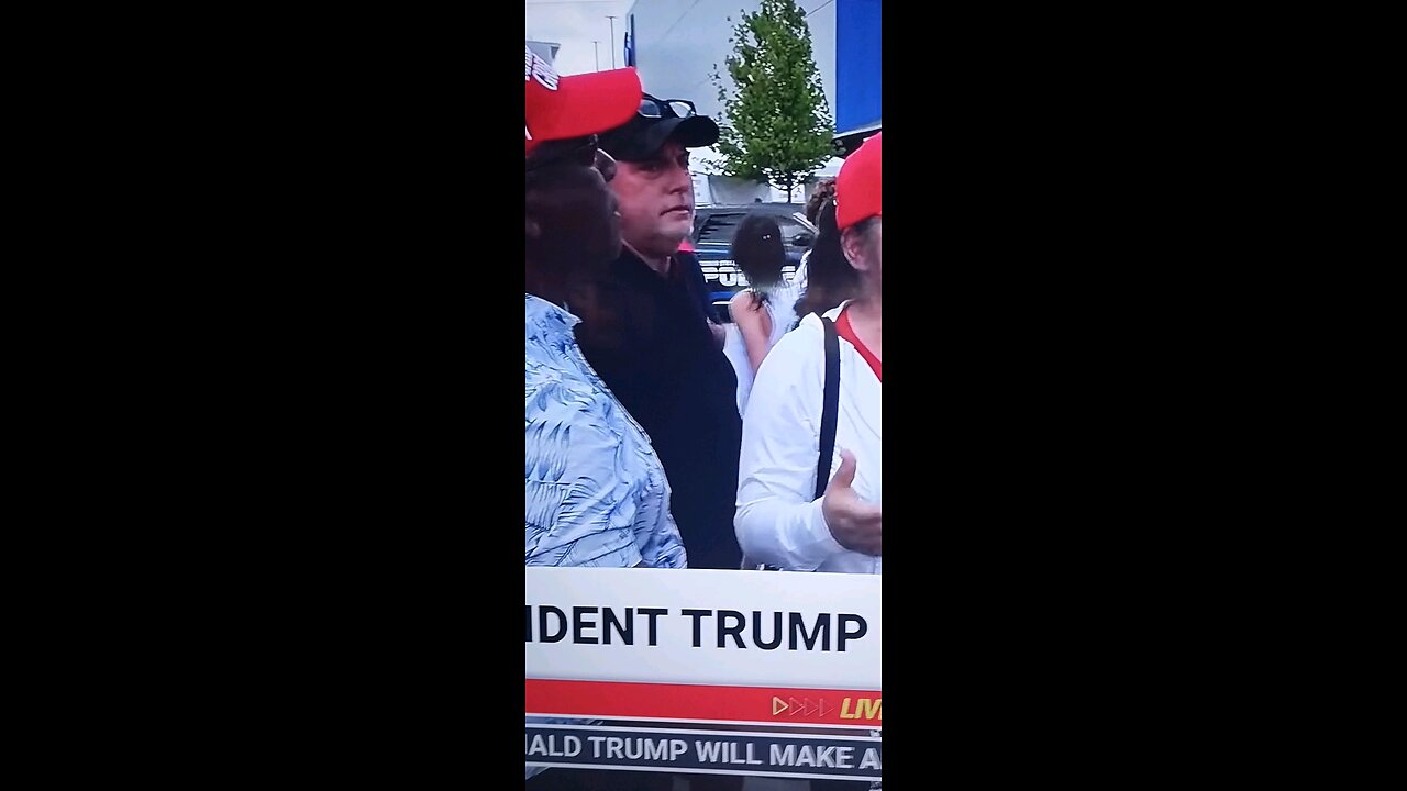 Kamala Harris Doesn't Know The Difference Between A Women and a Man & If She is Black or Indian!
