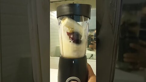 Banana plum smoothie Pt. 1