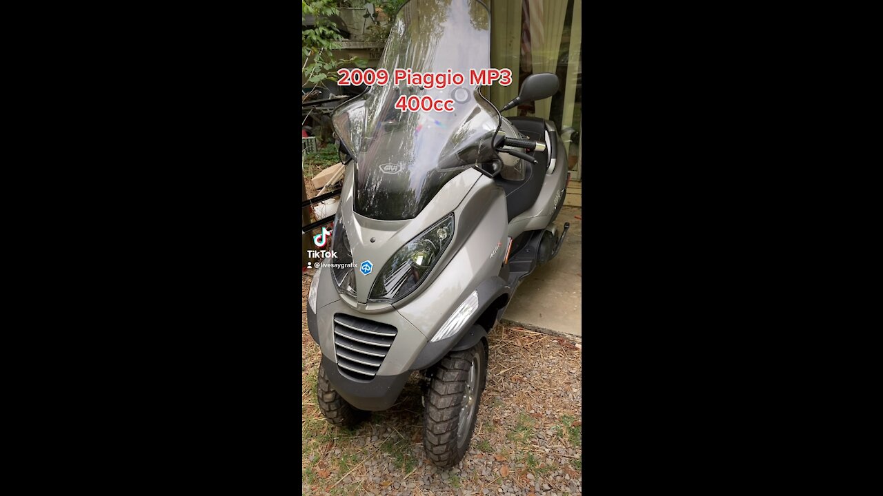 2009 Piaggio MP3 400cc Scooter.