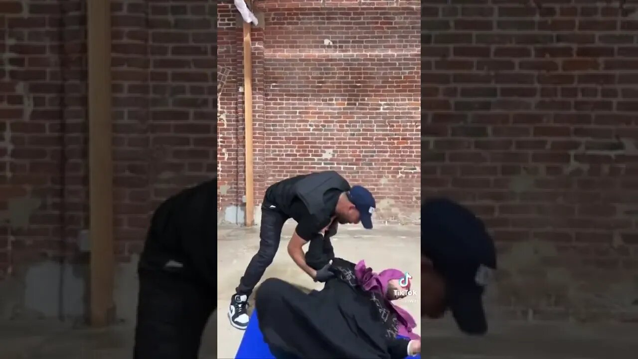 How to Defend Yourself From Your Mum #comedy #selfdefense