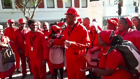 South Africa - Cape Town - EFF Sings out side Parliment (Video) (gwD)