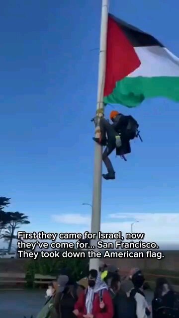 San Francisco - American flag was replaced with Palestinian one! Land of the Freaks and Home of who?