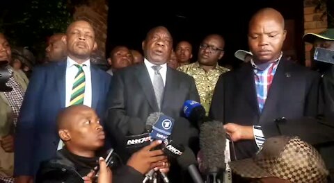 MEDIA: SA President Cyril Ramaphosa outside Winnie Madikizela-Mandela's home in Soweto (t8W)