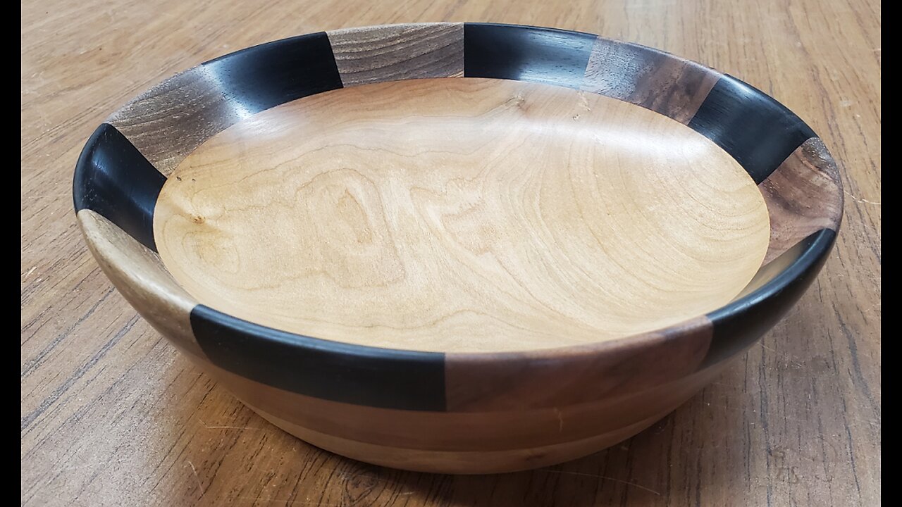 Wagon Wheel Walnut Wood Bowl