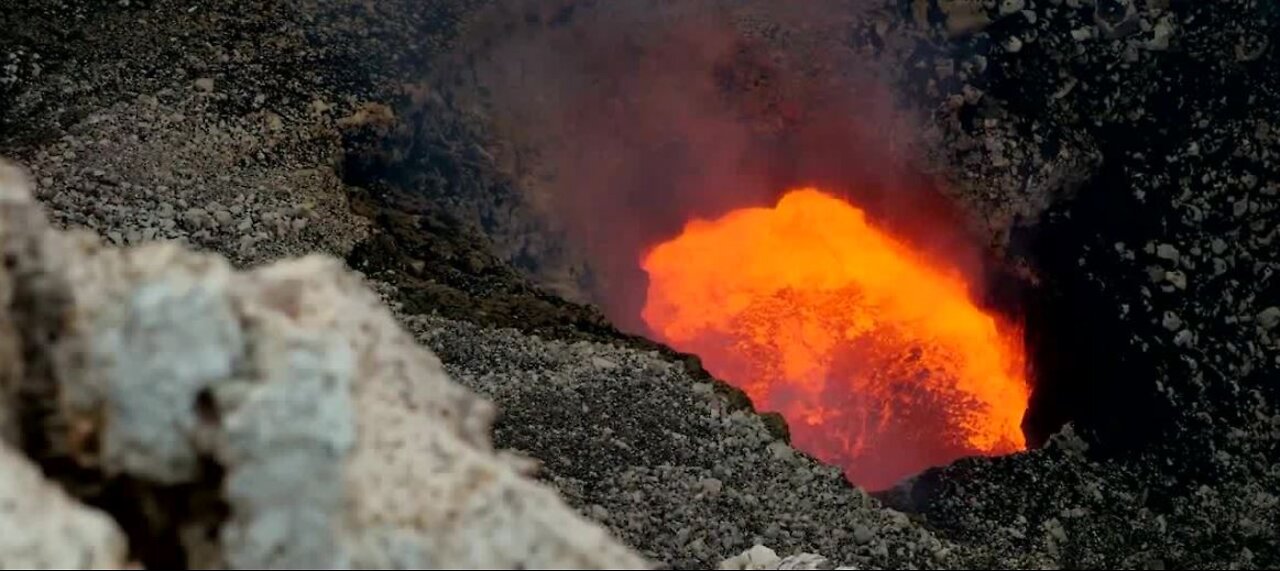 Tonight: Daredevil Nik Wallenda walks over world’s most active volcano