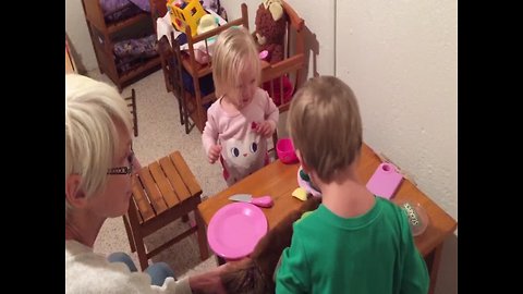 Grandma has Little Girl Cracking up with Funny Puppet!