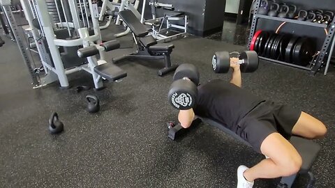 Dumbbell Flat Chest Press