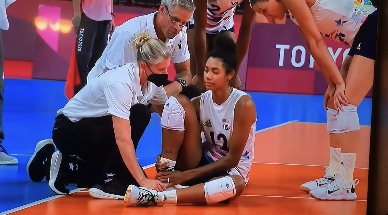 TSVN120 7.2021 Jordan Thompson Suffers Injury at 2021 Tokyo Olympics Women’s Indoor Volleyball