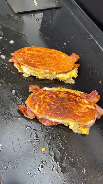 Griddled breakfast sammies!