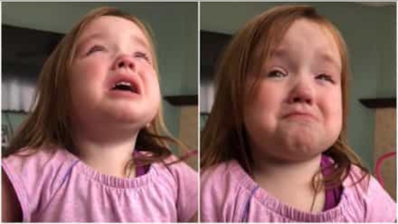 Bambina non riesce a smettere di piangere per un waffle