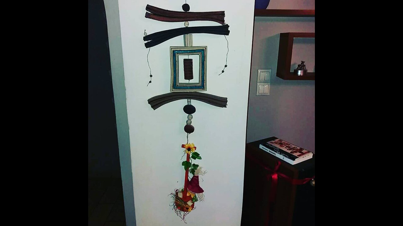 Wooden decorative gem hangings