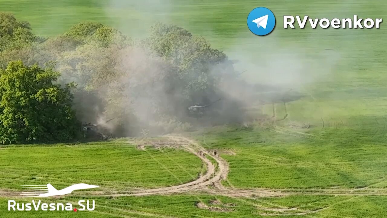 152-mm self-propelled howitzers 2S3 "Acacia" smash positions and equipment of Ukrainian forces