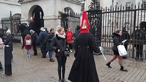 Her face had a close shave with the kings guards sword #thekingsguard