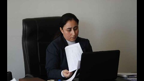A Woman Dies at Her Desk and Is Found 4 Days Later It Says Volumes About Our Lack of Connection