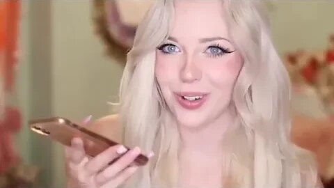 Lyssy Noel DO NOT ASK SIRI THESE QUESTIONS! Reuploaded