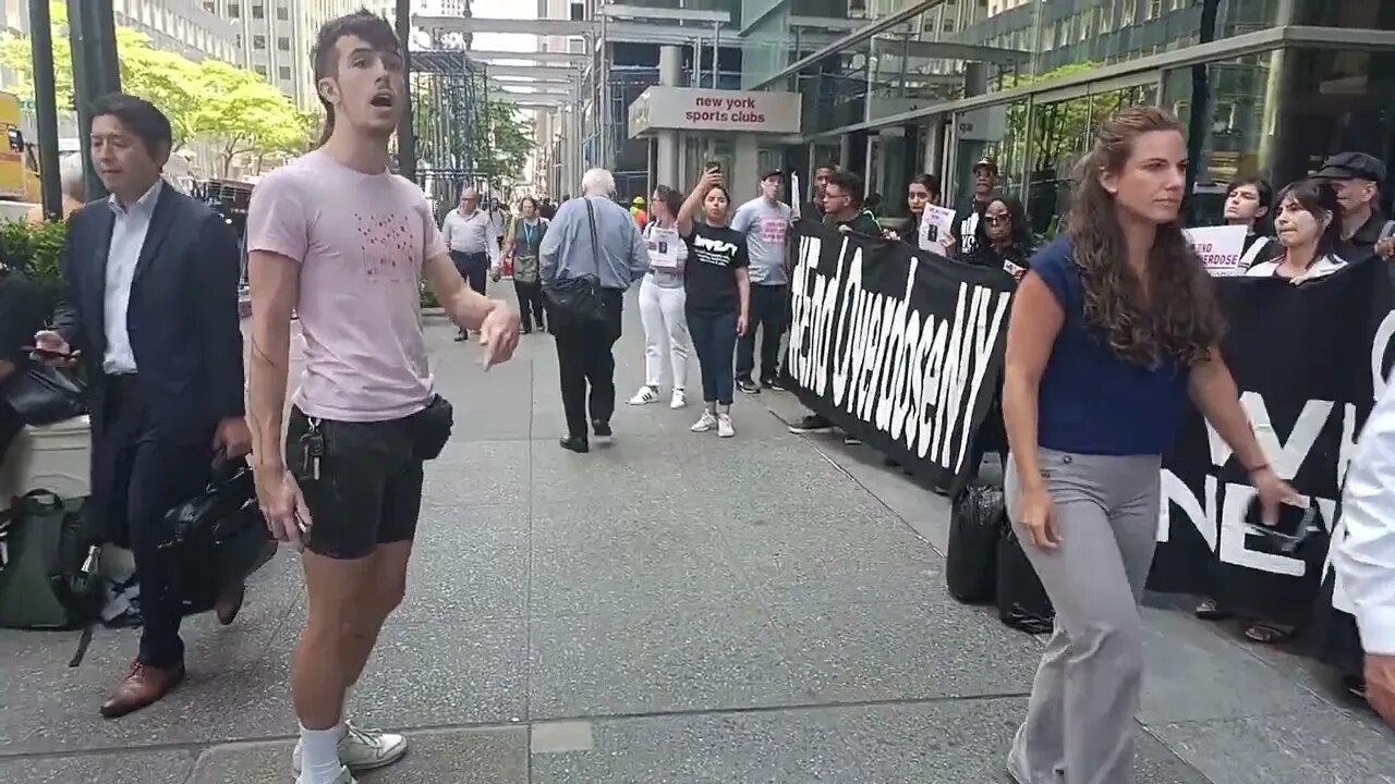 Rally mourning @GovKathyHochul Inaction on the Overdose Crisis Infront of Hochul NYC office 7/11/23