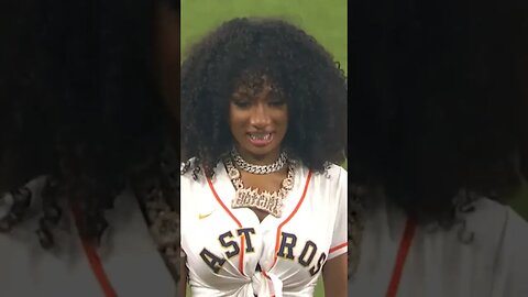 Megan Thee Stallion throws out the first pitch in her hometown 🤩