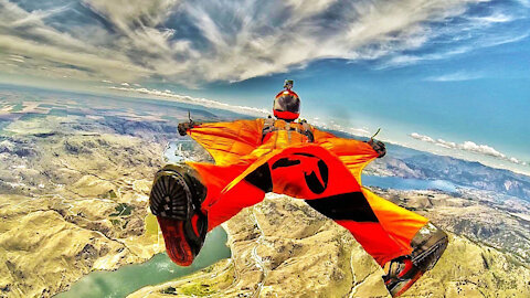 Wingsuit's amazing Stunts