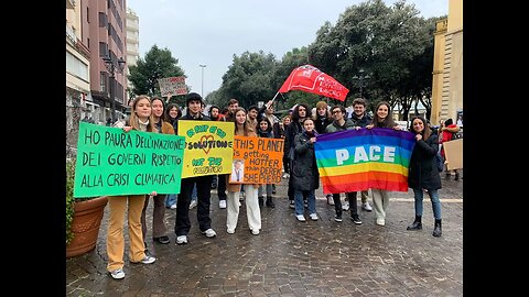 I Friday for future Pesaro scendono in piazza.