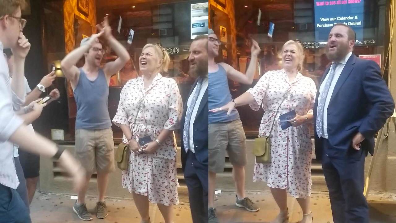 Roseanne Belts Out ‘Hava Nagila’ With Jewish A Cappella Group in NYC!