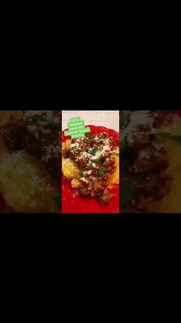 Spaghetti squash keto noodles! #ketospaghetti #ketorecipes #ketofriendlyrecipes #Shorts