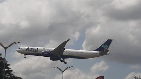 Airbus A330NEO PR-ANY beim Endanflug vor der Landung in Manaus von Campinas