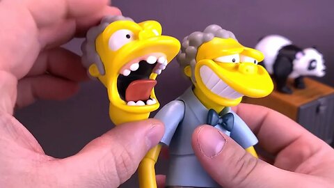 Super7 The Simpsons Ultimates Moe @TheReviewSpot