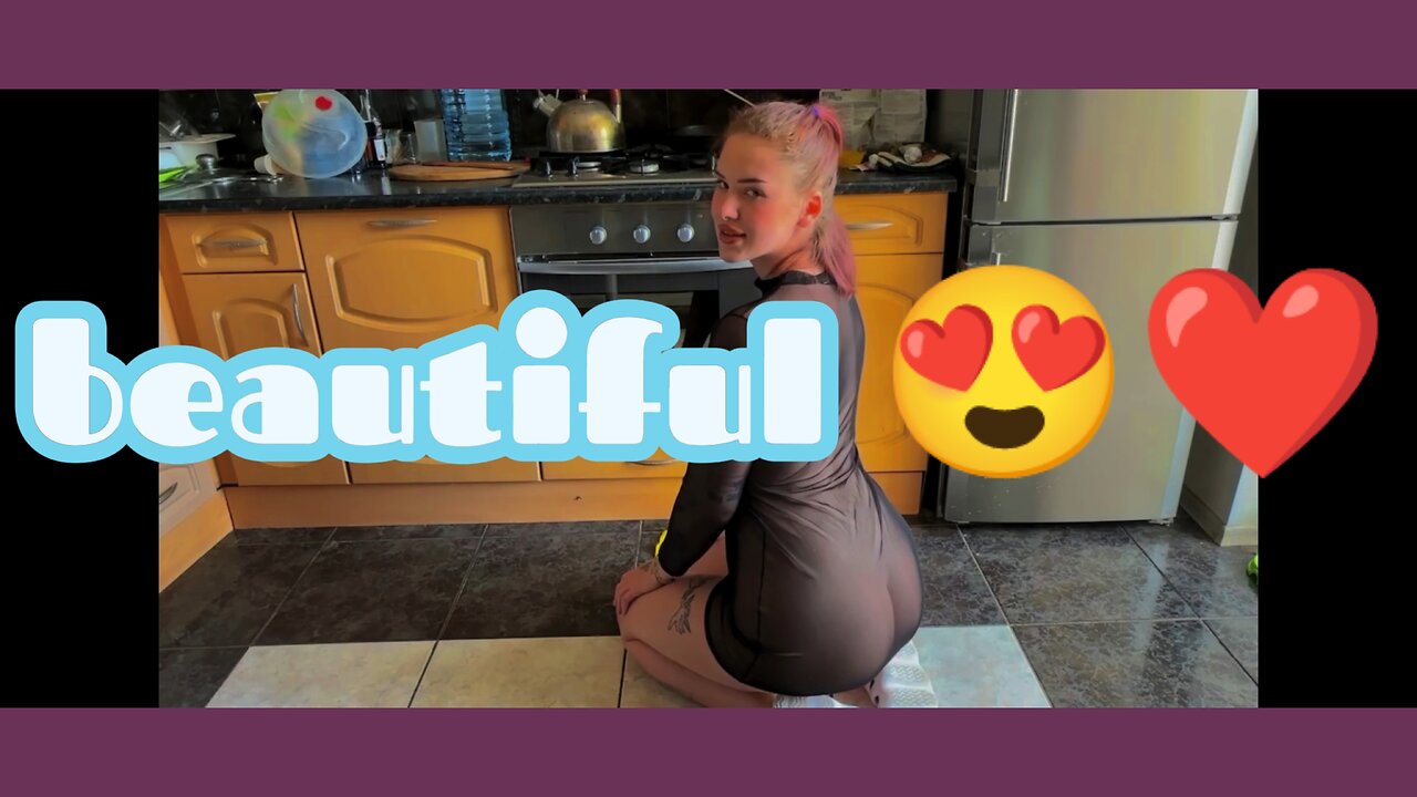 Amazing 🤩 girl tidy up her kitchen