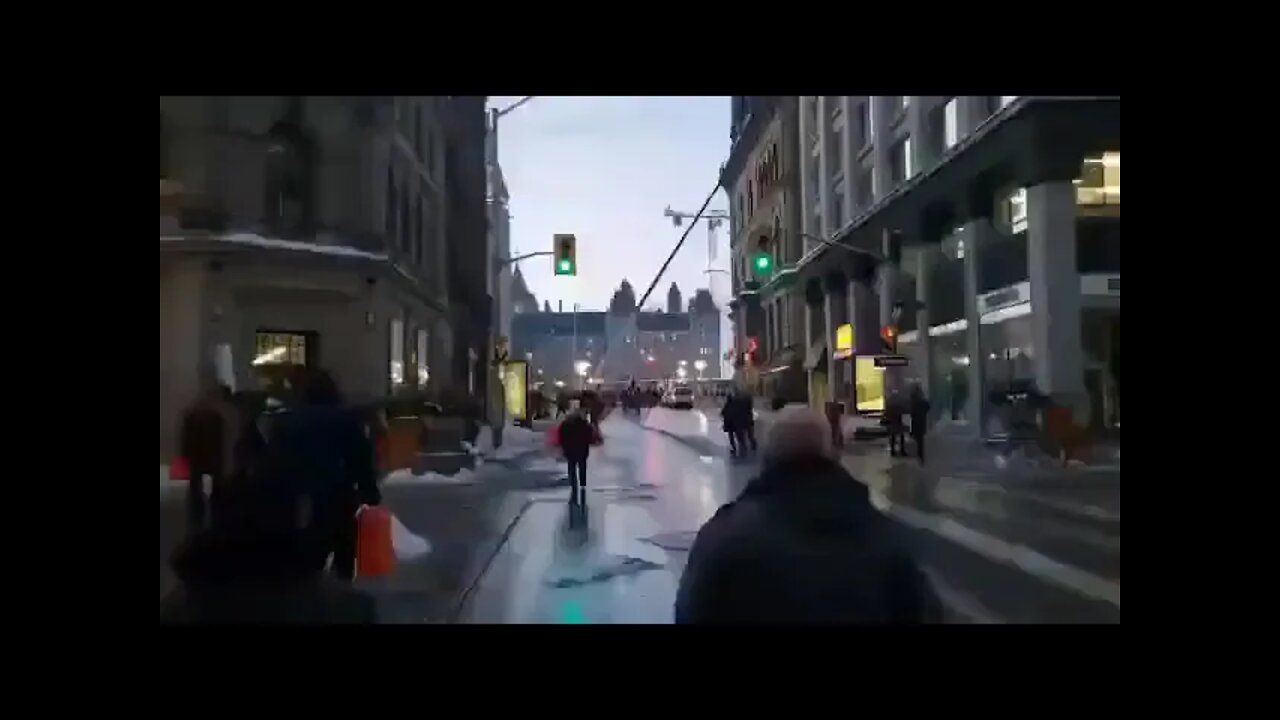 Incredible Gas Can Protest In Ottawa In Response To Mayor