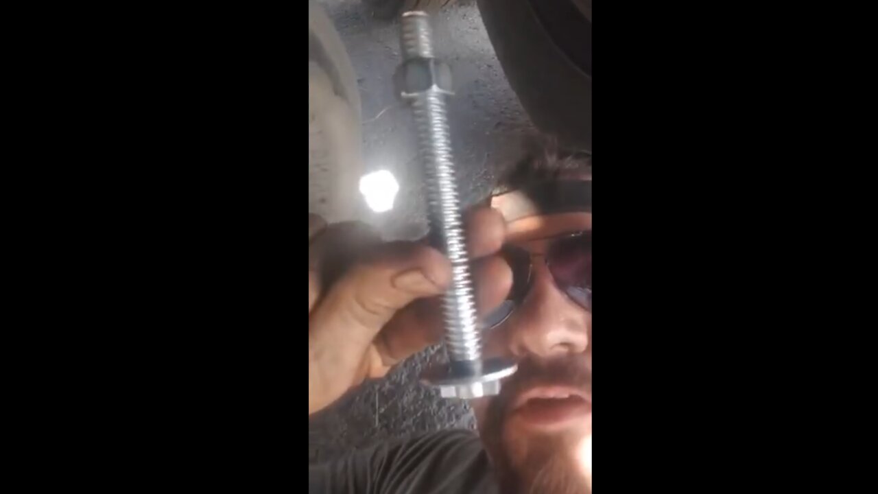 Aussie patriots preparing to block the country with their trucks (Useful tip)