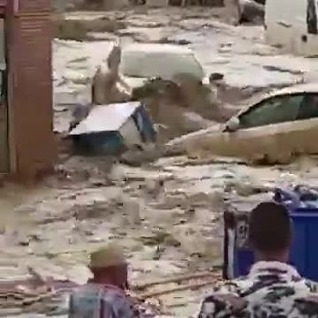 Insane massive flood decimates Spanish town