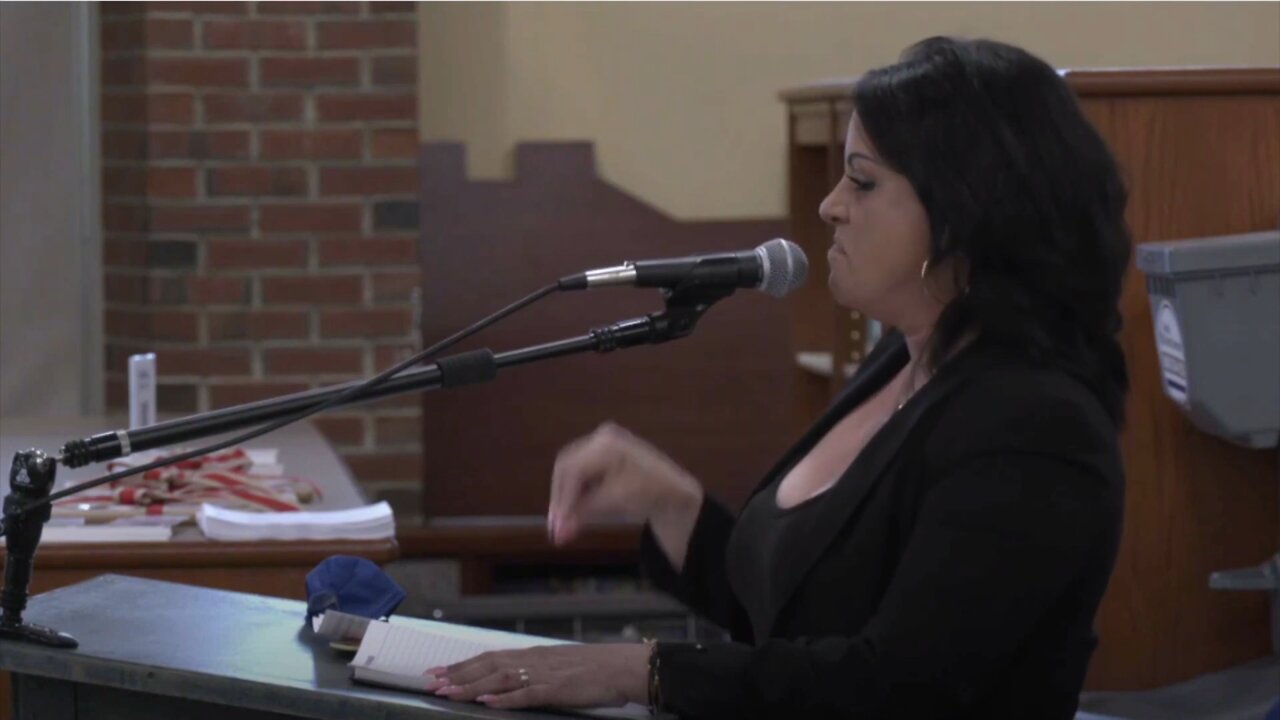 WATCH A Bold Patriotic Mother Stands Up to the Carmel NY School Board - 1933