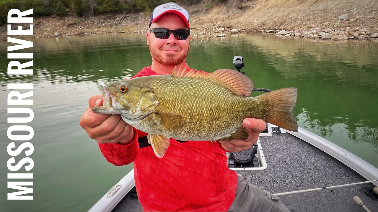 MISSOURI RIVER BASS FISHING | Lake Francis Case (11th Largest Man-Made Reservoir in the US)