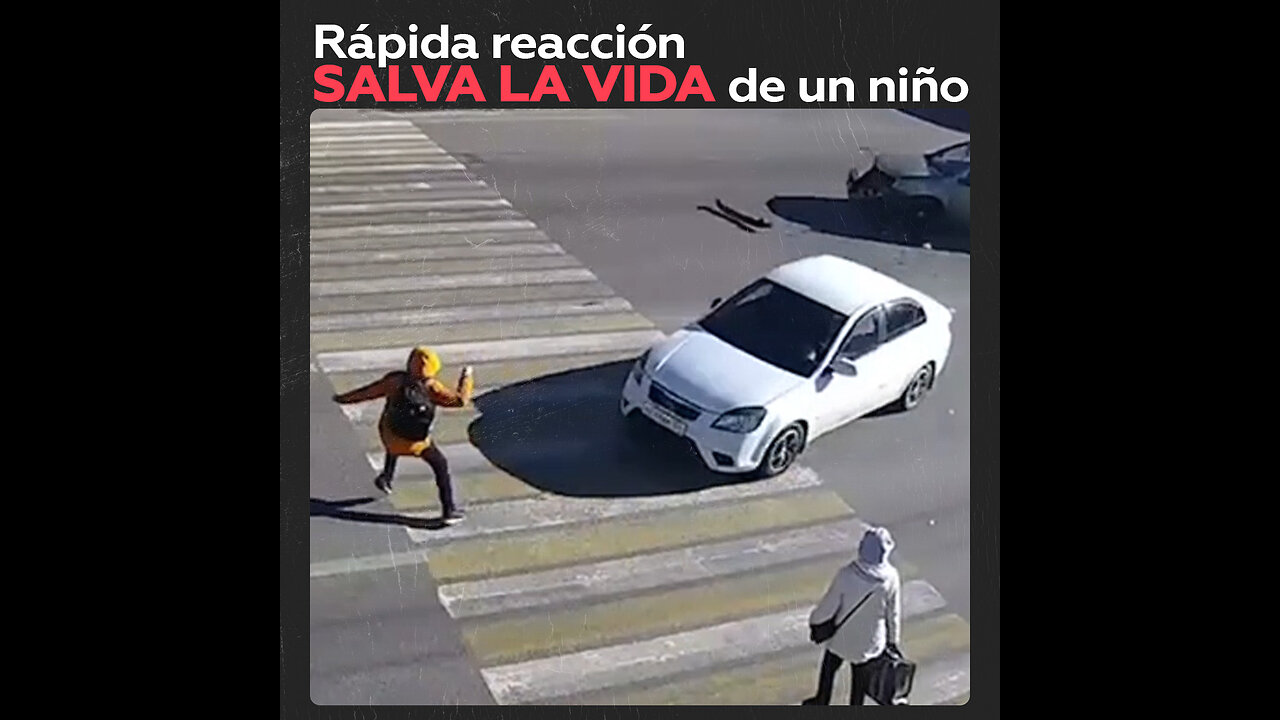 Un niño se salva de un grave accidente tras esquivar un coche en un cruce